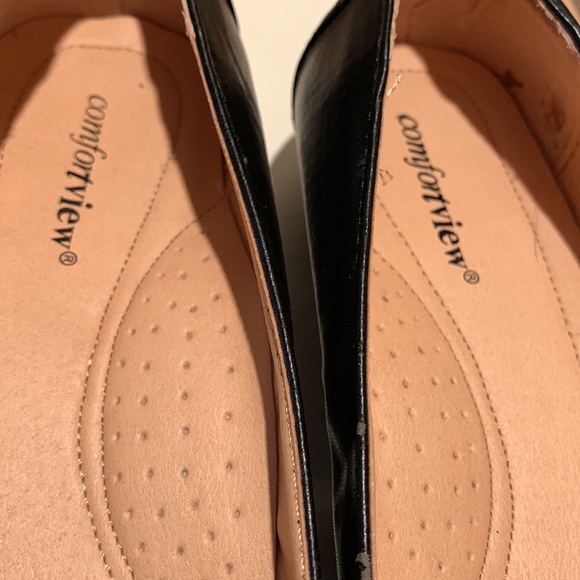 Comfort view  size 8 wide black flats - Picture 2 of 8